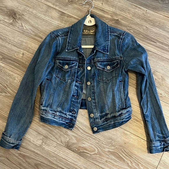 Levi’s denim jacket - Picture 3 of 4